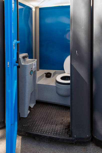 Best Porta potty rental near me  in Liolnton, NC